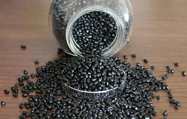 專業(yè)黑色母粒廠家分析塑料產品對色母粒要求高的原因